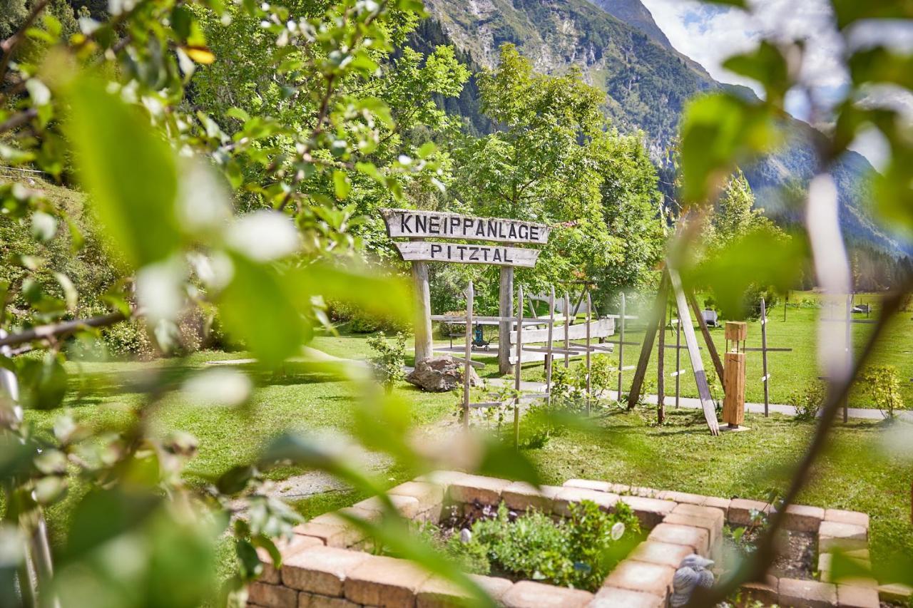 Bio Hotel Stillebach Sankt Leonhard im Pitztal Bagian luar foto
